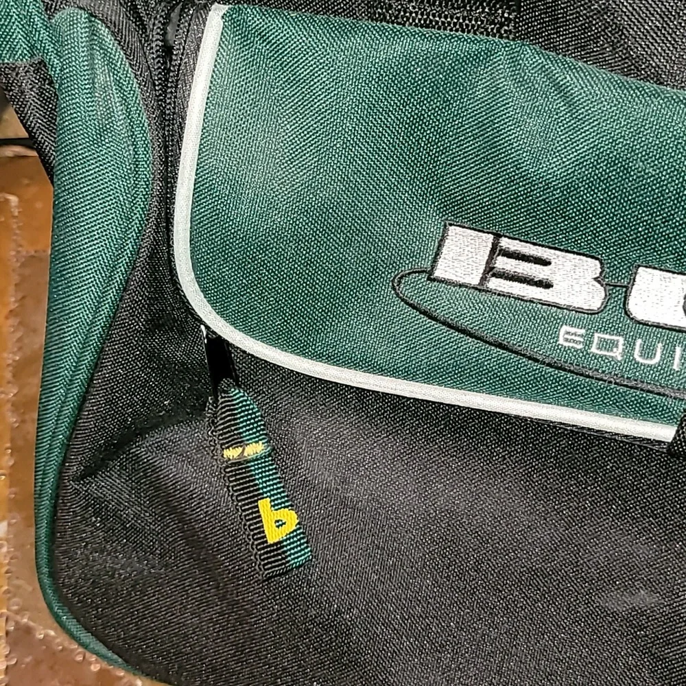 Vintage. Like-new BUM EQUIPMENT. Shoulder Bag.